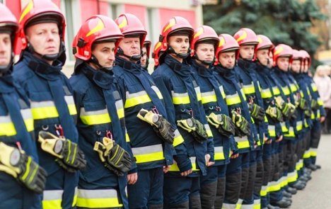 Из школы во Львове эвакуировали более 400 детей